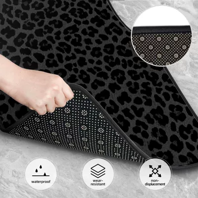 Front and Rear Passenger Seats, Universal Foot Pad