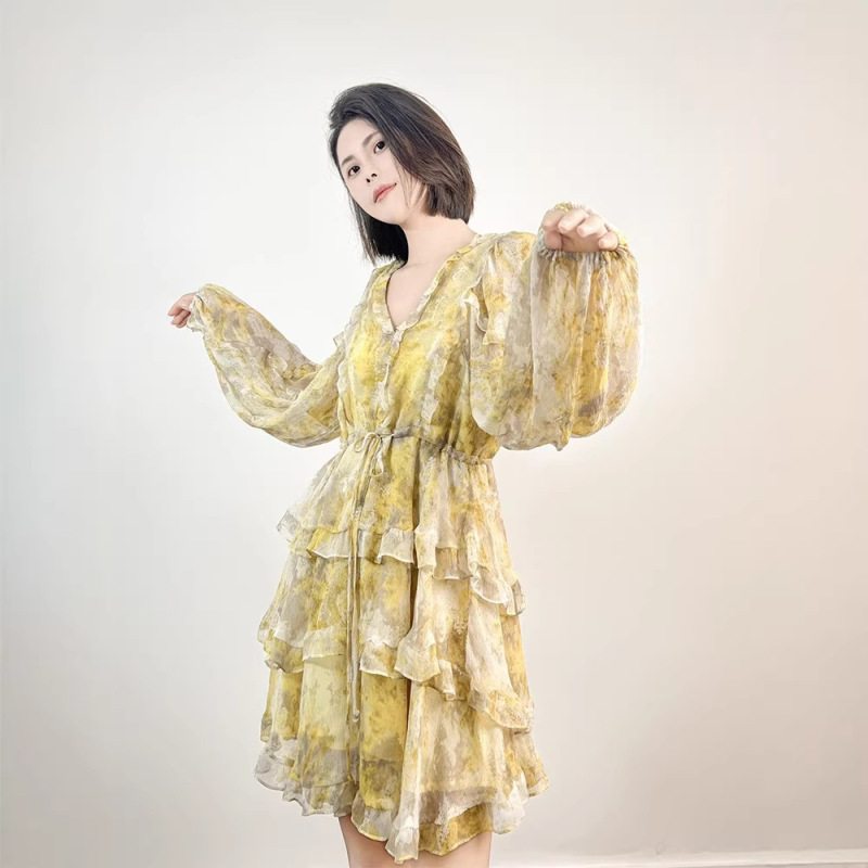Spring and Summer Super Stylish Silk Floral Dress for Women, New High-End Slimming Tiered Dress, Mulberry Silk Short Dress for Women