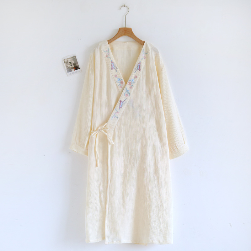 日本の女性の寝衣春と秋の純綿のガーゼのバスローブは国風の家の長い服のパジャマを刺繍します。|undefined