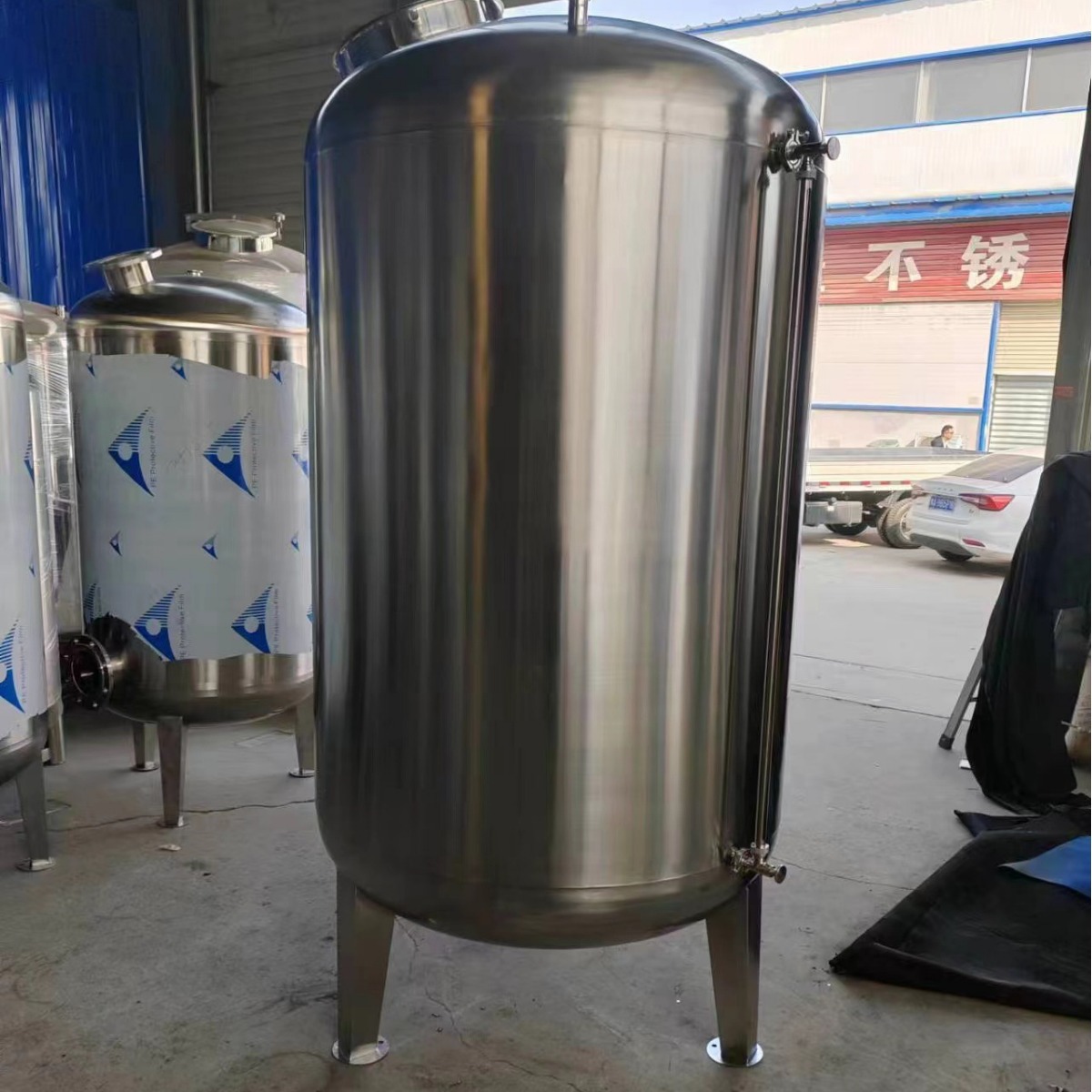 储水容器304不锈钢水箱液体储存罐封头水箱圆形水箱不锈钢水箱2吨