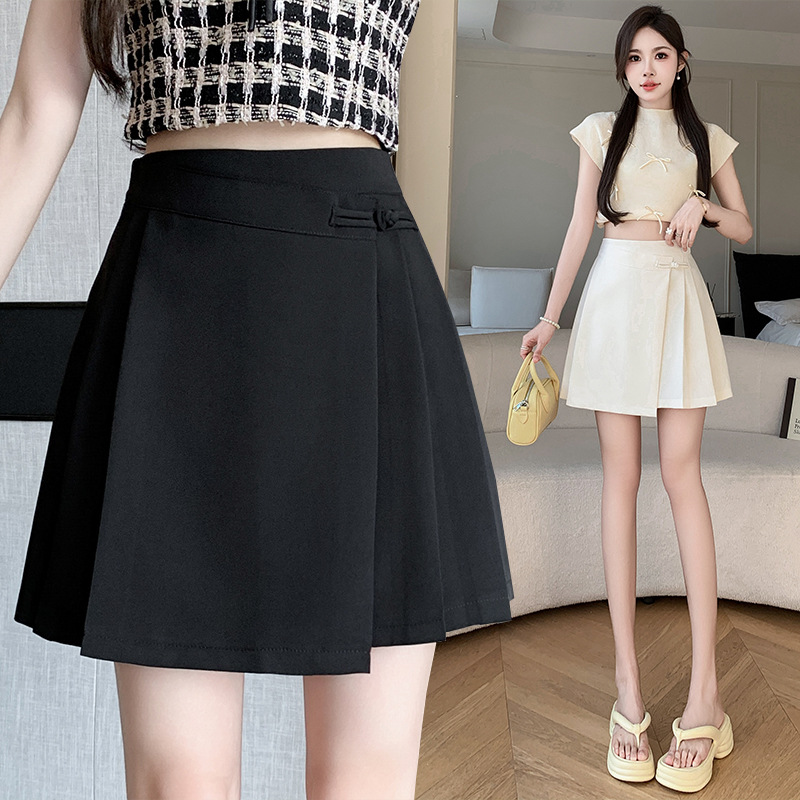 Pleated skirt