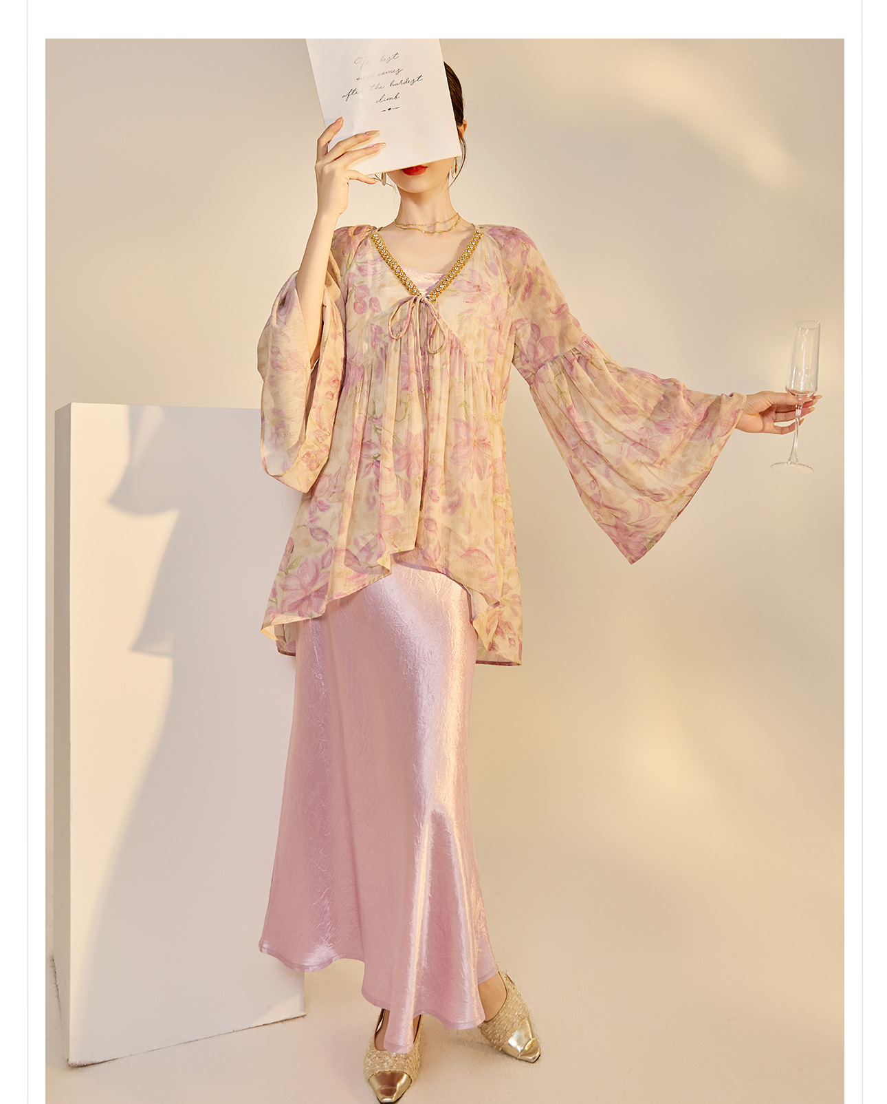 Áo kiểu nữ cổ V tay lồng đèn chất liệu chiffon phong cách Trung Hoa đính đá — màu tím nhạt chi tiết 12