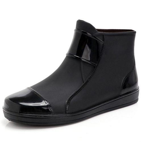 Korean-style casual fashion rain boots for men: Summer ankle-high kitchen shoes—non-slip, waterproof, and trendy rubber rain boots.