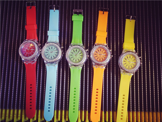 Luminous luminous personality rhinestone led Harajuku Korean fashion trend men and women students couple jelly quartz watch_voghion.com