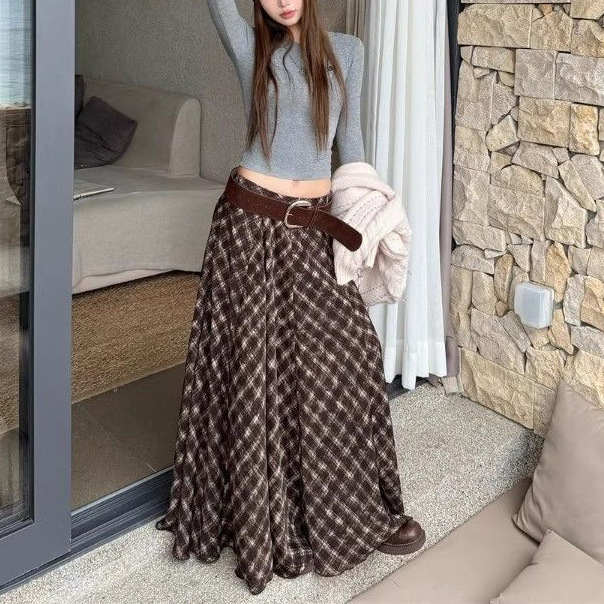 Vintage Plaid High-Waisted Loose-Fitting Slimming Drape-Effect Long Skirt in Maillard Retro Coffee Color for Women, Suitable for Spring and Autumn