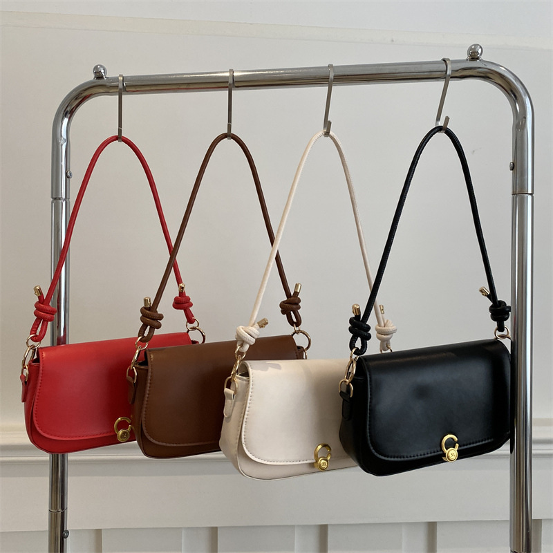 Estilo francés retro brazaletes de estilo exterior estilo de moda bolso de hombro 2025 nuevo bloqueo bolso legal