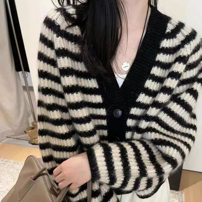 秋冬新款欧洲站V领条纹针织开衫女士时尚休闲撞色复古风毛衣外套|undefined