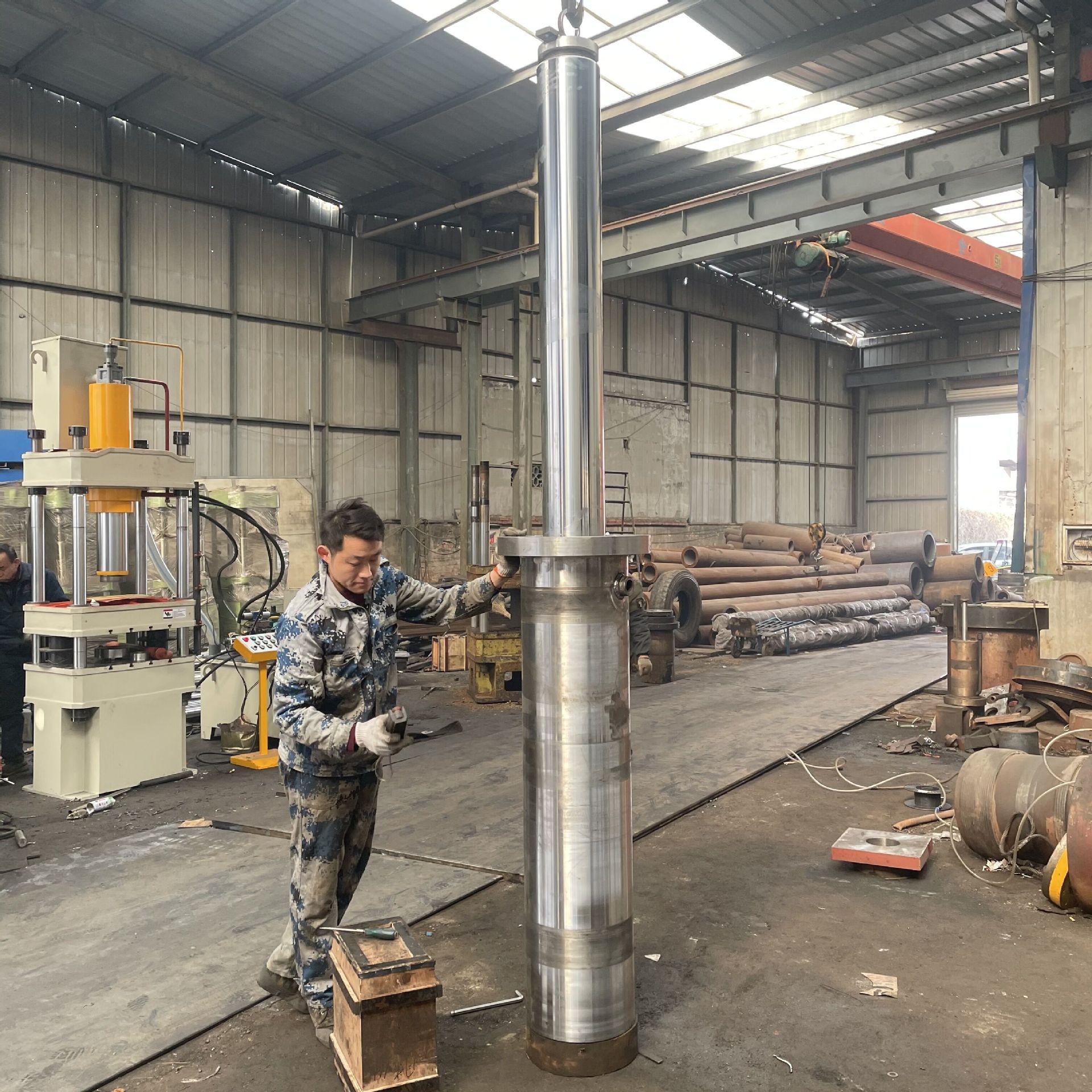 厂家制造200吨锻造液压油缸 315吨前法兰长油缸缸体总成100吨油缸