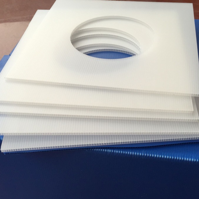 深圳PP白色中空板厂家促销PP聚丙烯塑料板透明白色汽车空调盒材料