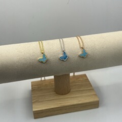 精工版小蝴蝶项链厚金电镀天然灰贝母百搭不易掉色工厂直销代发