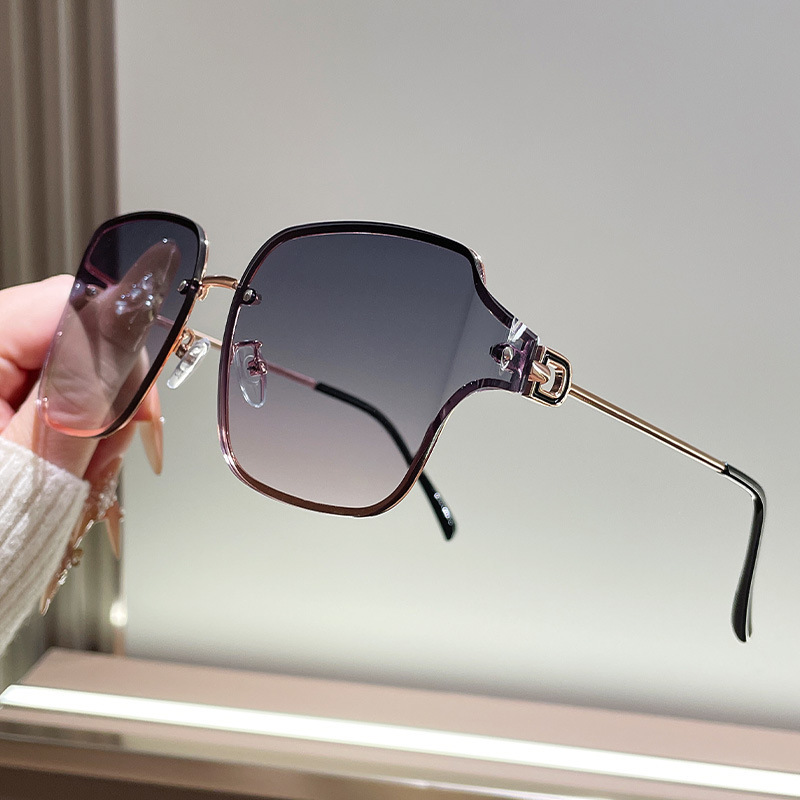 2025 New Curved Sunglasses Women's Plain Fashion Sunglasses Elegant UV-proof Simple Light Luxury Glasses