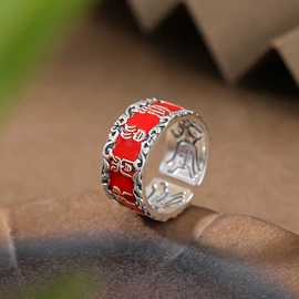 耳钉;戒指;吊坠