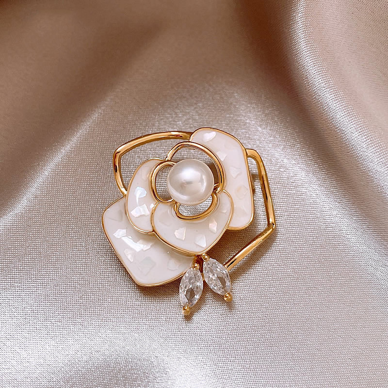 Natural Fritillaria Camellia Brooch High-end Women's Exquisite Pearl Corsage Luxury Suit Hair Coat Pin Fragrance