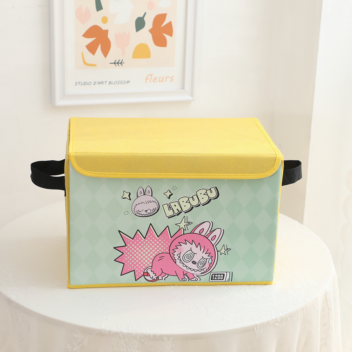 新しい漫画寮ブックスナック収納家庭用衣類おもちゃ収納ボックス折りたたみ車の収納ボックス