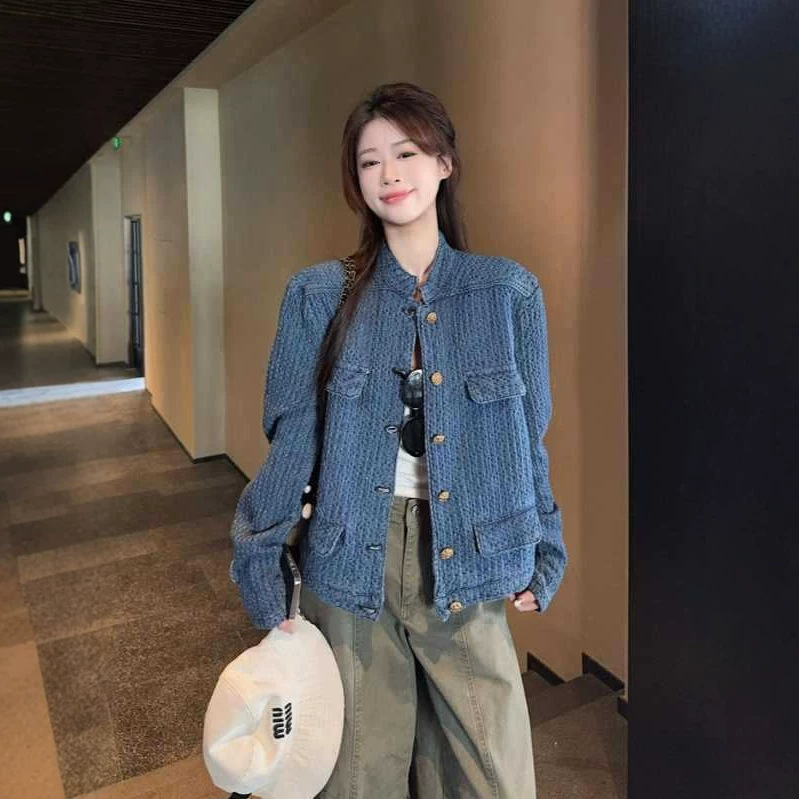 Chanel-style textured denim jacket for women, 2026 spring new model, high-end and elegant blue stand-up collar jacket