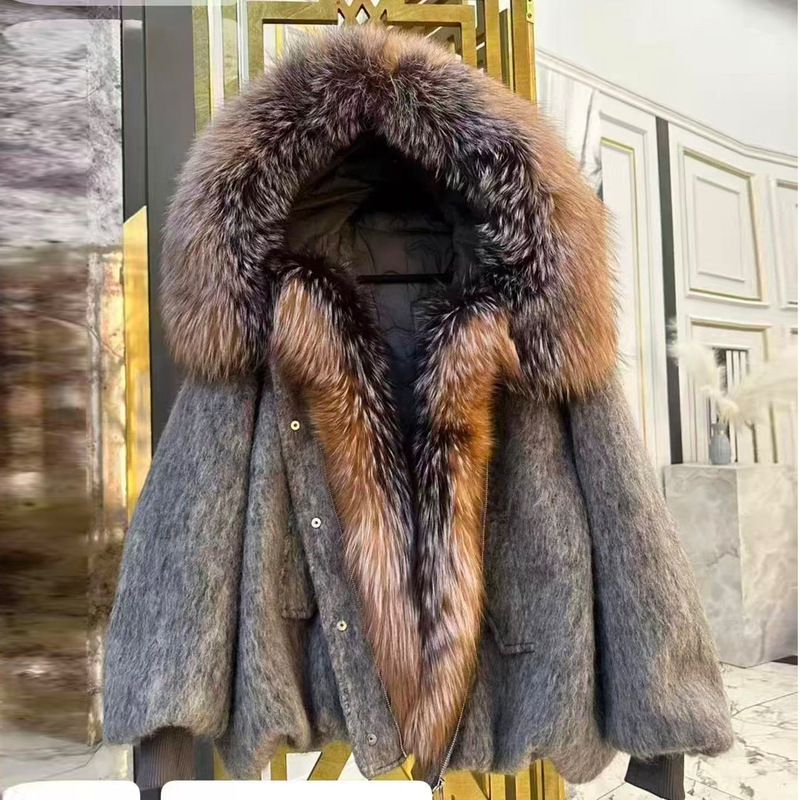 European Station 2026 Winter New Style Fox Fur Collar Hooded down Jacket for Women, Short Loose Fit, Warm and Thick Fur Coat European Station 2026 Winter New Style Fox Fur Collar Hooded down Jacket for Women, Short Loose Fit, Warm and Thick Fur Coat