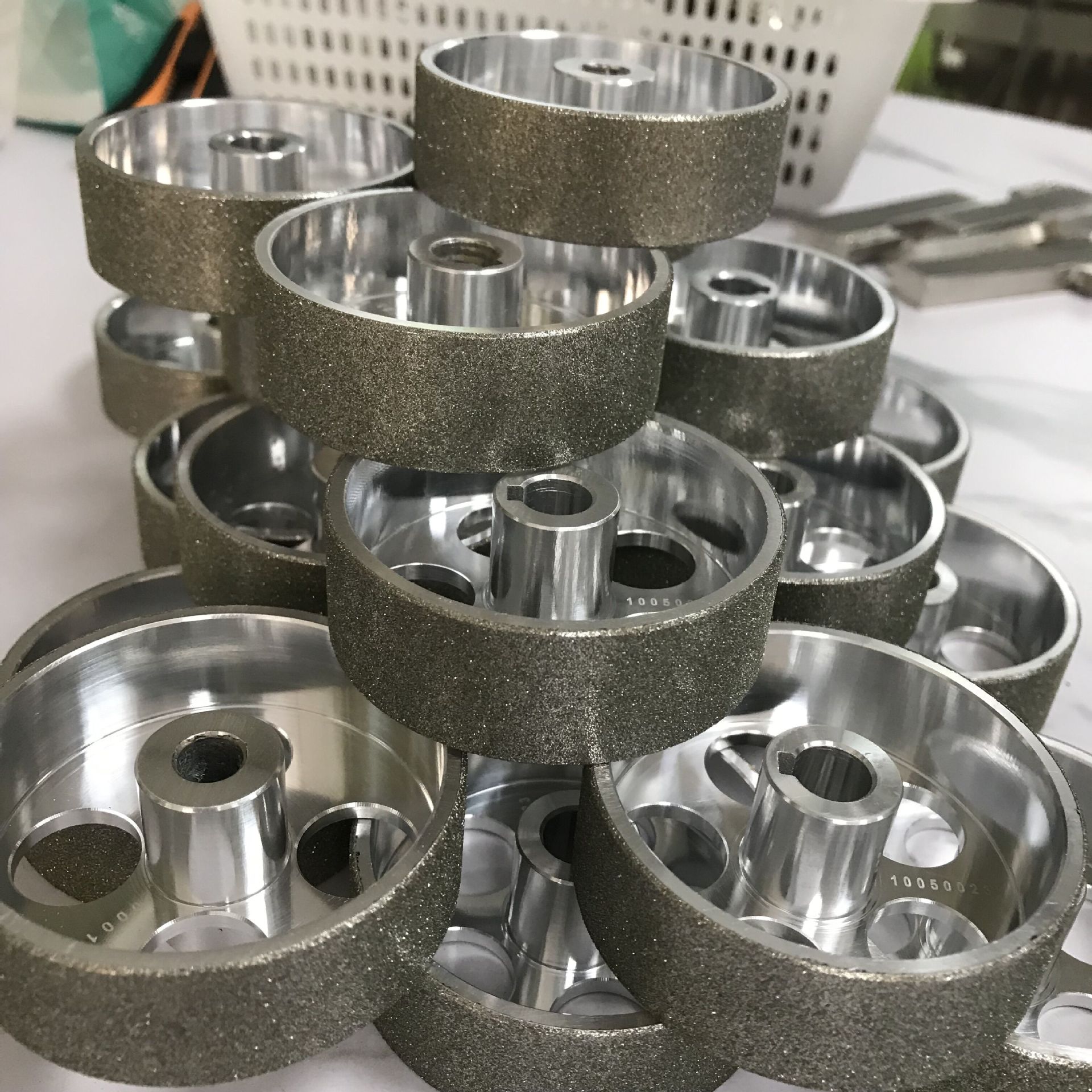 电镀金刚石成型砂轮,超硬磨料砂轮加工,加工各种形状粉扑,过线轮