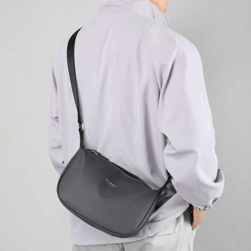 Nueva tendencia de la moda simple bolso de mensajero casual para hombres premium ins versión coreana de todo fósforo bolso de hombre de gran capacidad de un solo hombro