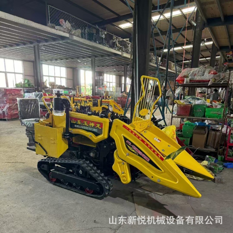 小型单行玉米收割机乘坐式单行玉米剥皮收获机履带粮仓自卸收割机
