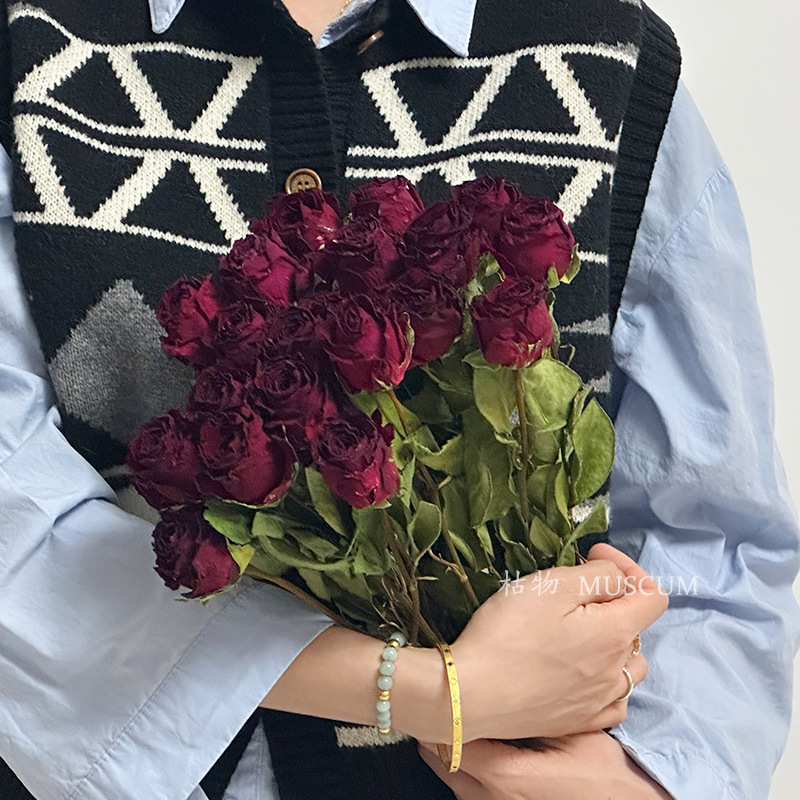 잉홍 19송이 하드커버 [싱글 헤드 확대 장미]