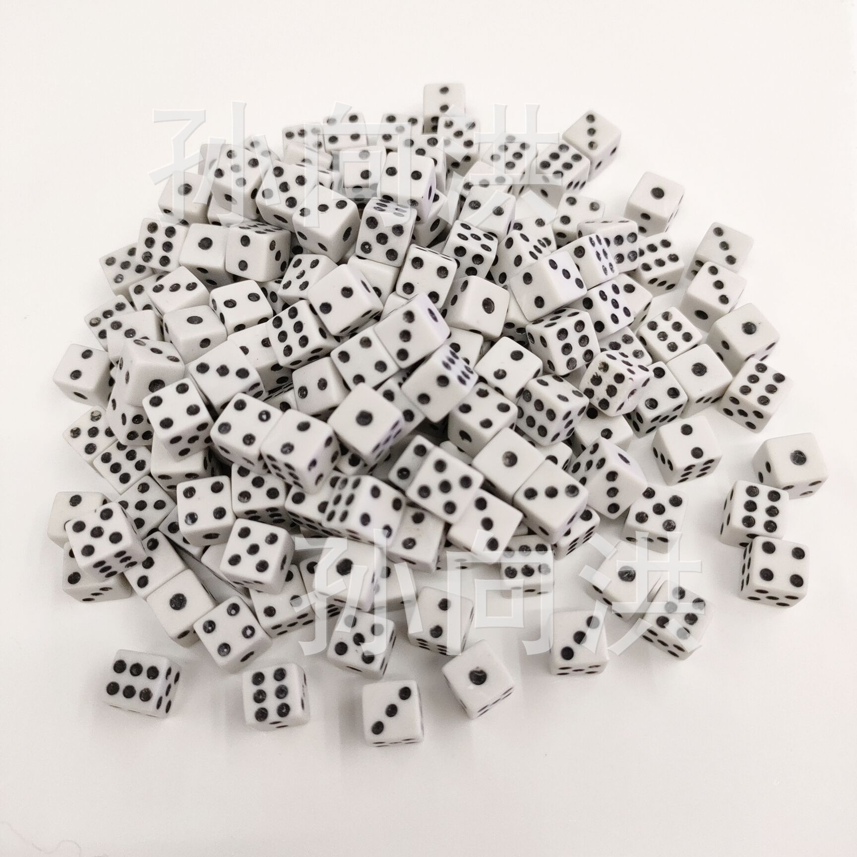 plastic beige dice