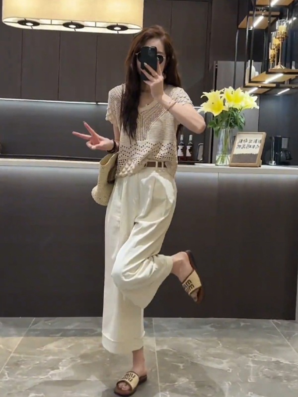 夏服、女性用の少し太くてスリムな中空半袖トップス、9点パンツ、ソルト系の軽くて大人のツーピーススーツのセット|undefined