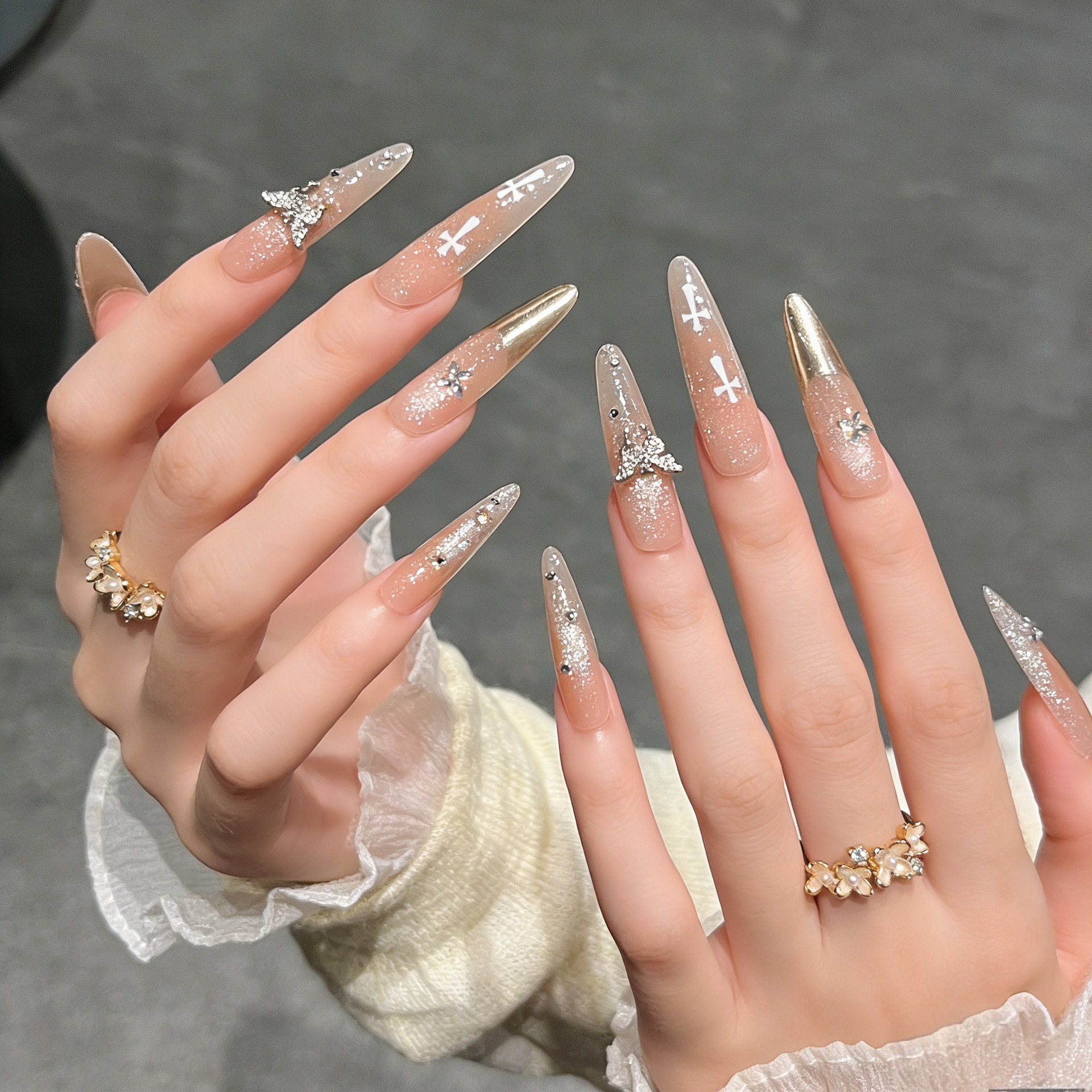 Perro puro hecho a mano largo vestido con uñas Crohe corazón arco ojo de gato manuales blanqueamiento de uñas falsas parches de manicuría
