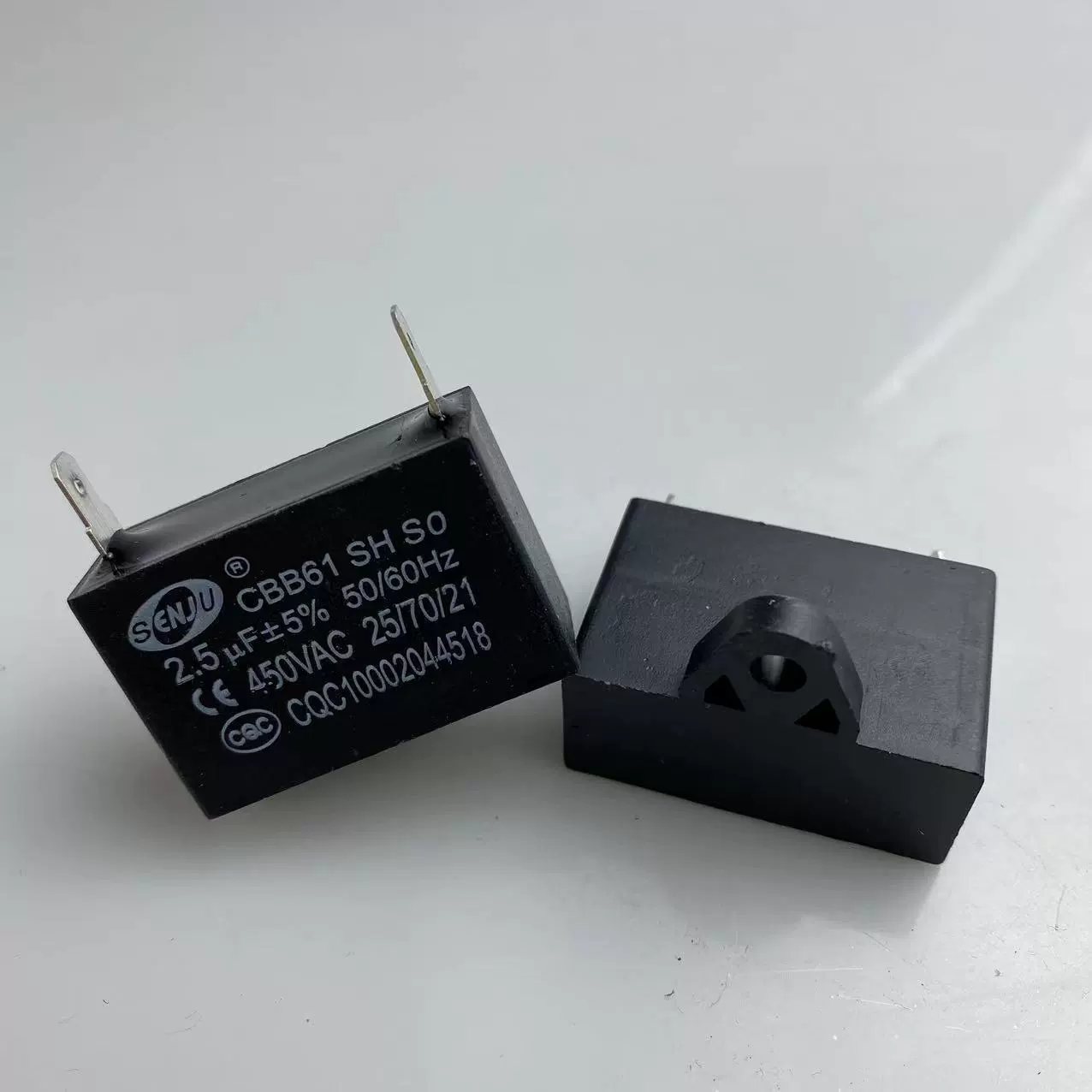 Start Capacitor CBB61, 450 VAC, 1–12 µF, Single-Plug AC Motor Start Capacitor