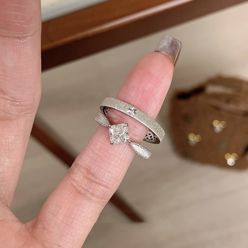 men's Stackable Rings Vintage Gold Brushed Small Square Diamond Starburst For Women, Retro Light Luxury, Stackable, Simple And Versatile_voghion.com