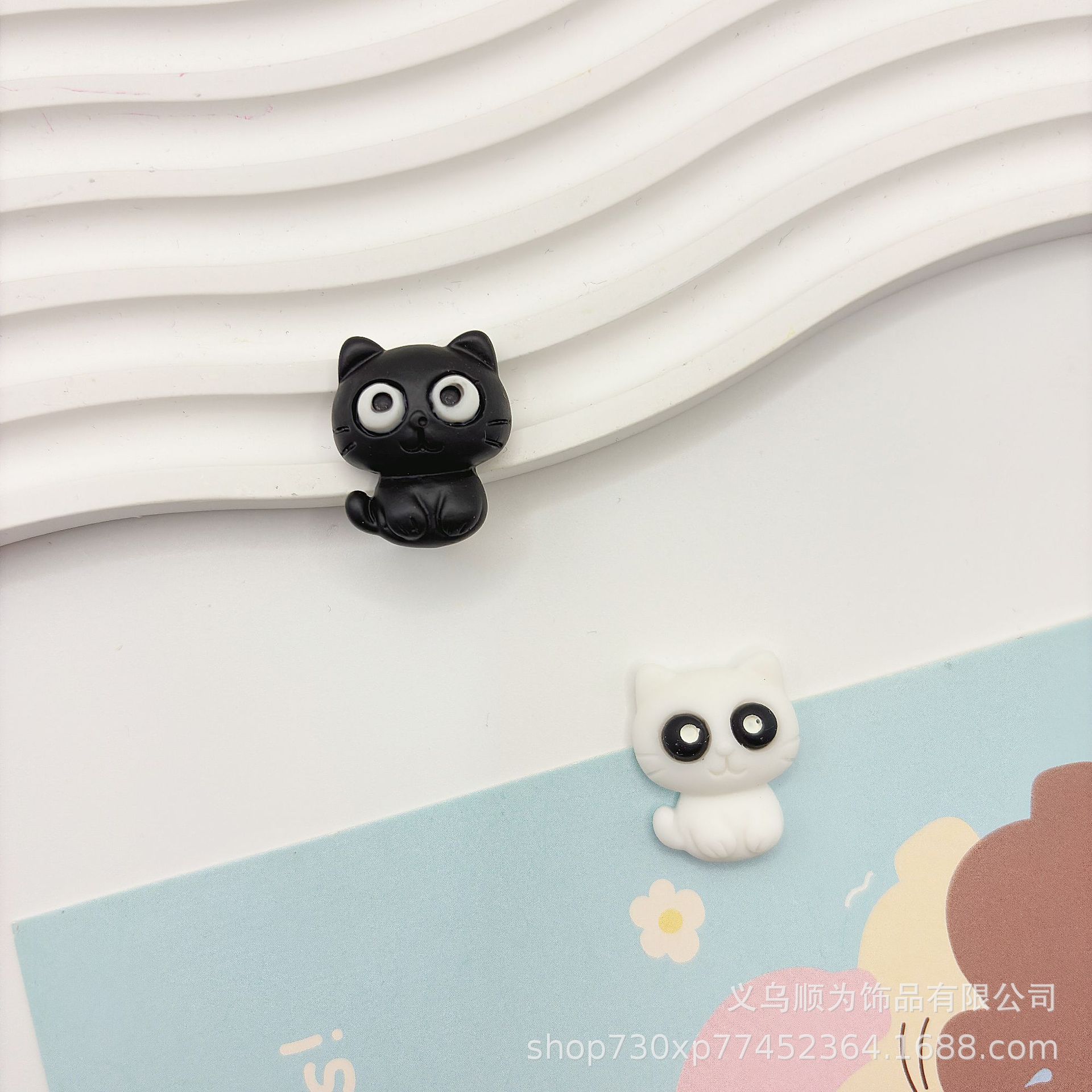 可爱大眼黑白猫咪diy树脂配件手机壳耳机壳钥匙扣包包挂饰发夹
