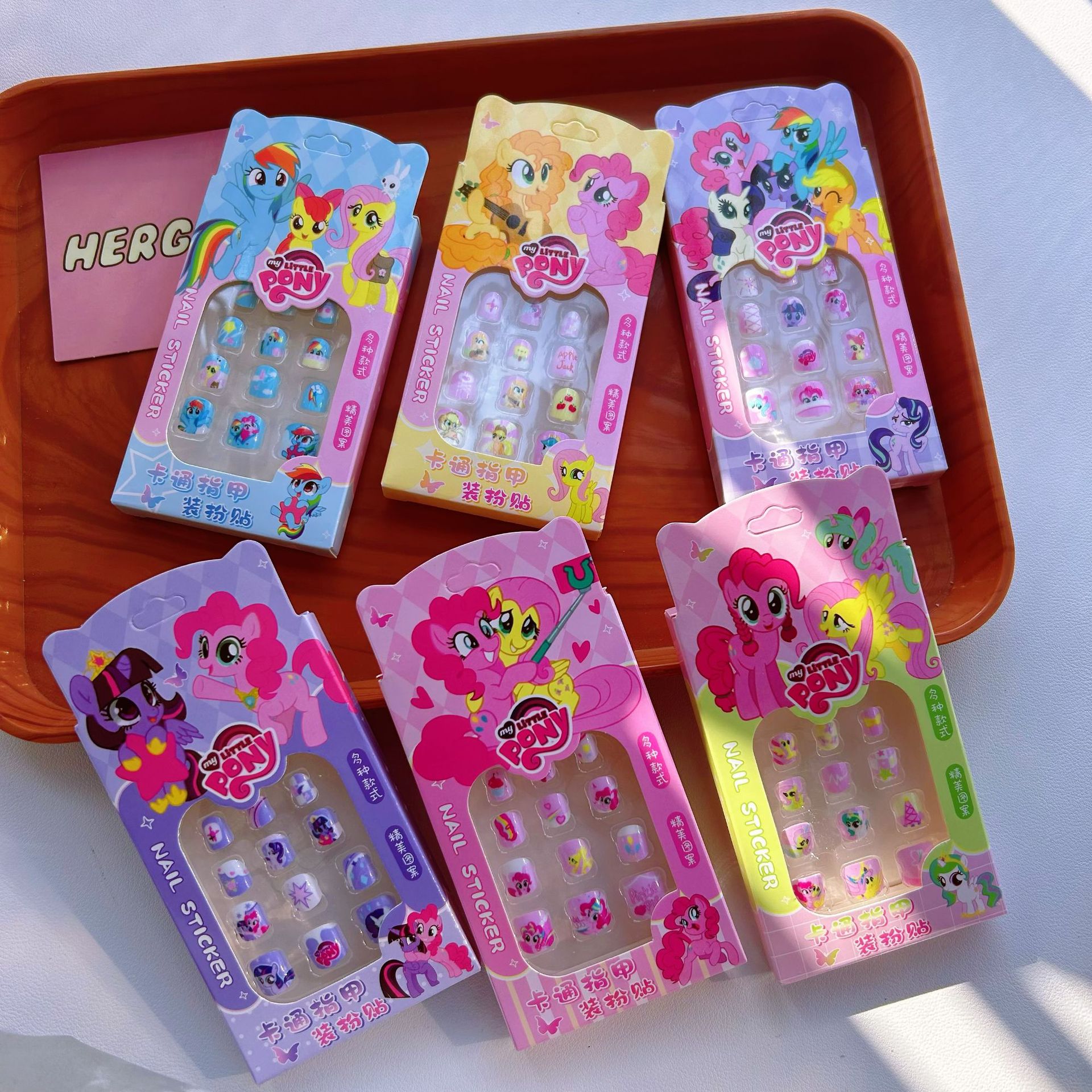 Nuevos niños pony usaba uñas para niñas pequeñas desmontables parches de uñas adorables chicas pegamento de uñas decoración