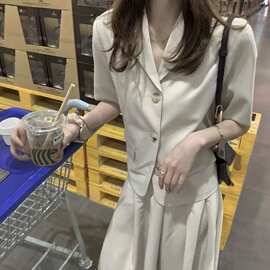 大码设计感短袖小香风西装套装女2026夏时尚气质百褶半身裙两件套