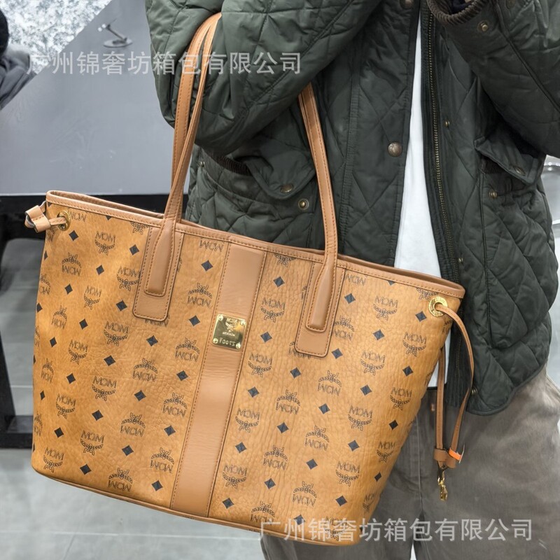 New Mc Classic Monogram Tote Bag Large Capacity Commuter Shopping Bag Trendy Versatile Handbag Shoulder Bag for Women New Mc Classic Monogram Tote Bag Large Capacity Commuter Shopping Bag Trendy Versatile Handbag Shoulder Bag for Women