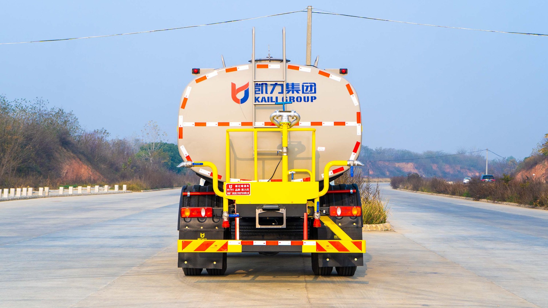 Dongfeng Tianjin 15-Ton Sprinkler Truck, 10-Cubic-Meter Construction Site Water Tanker, 12-Cubic-Meter Spray Truck, Self-Priming and Self-Unloading, Large Quantity of Vehicles Available