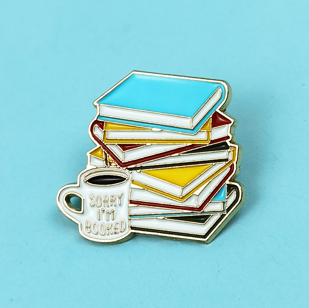 Libros personalizados Coffee Metal Broche Mochila simple para estudiantes Insignia de adornos Iins transfronterizos Accesorios geométricos Insignia