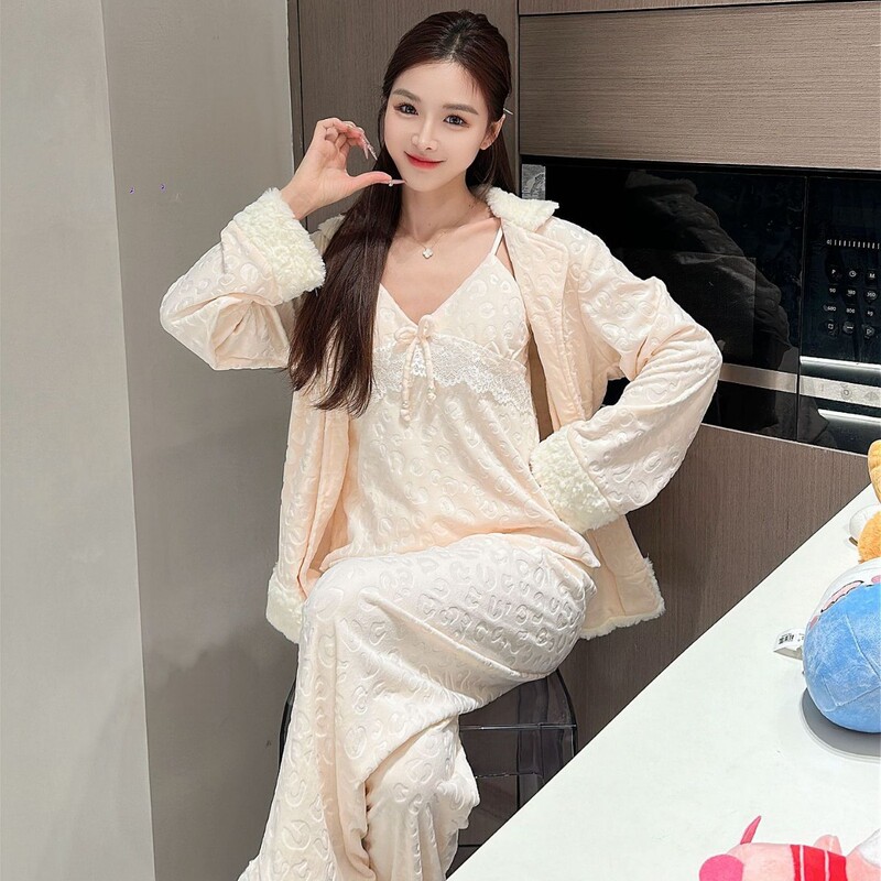 Island Velvet Pajamas Women's Breast Pads 2025 New Autumn and Winter Three-Piece Set Can Be Worn Outside Thickeneded Warm High-End Home Clothes Island Velvet Pajamas Women's Breast Pads 2025 New Autumn and Winter Three-Piece Set Can Be Worn Outside Thickeneded Warm High-End Home Clothes
