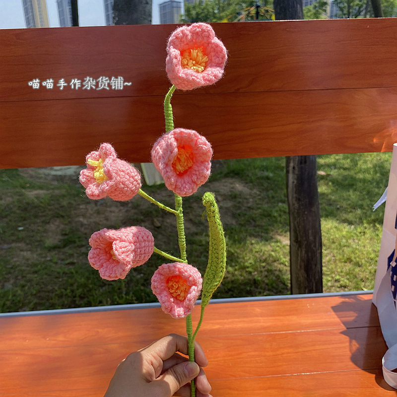完成した手織りバラ、スズラン、ヒマワリ、造花、ウールニットブーケ、花飾り、ギフト|undefined