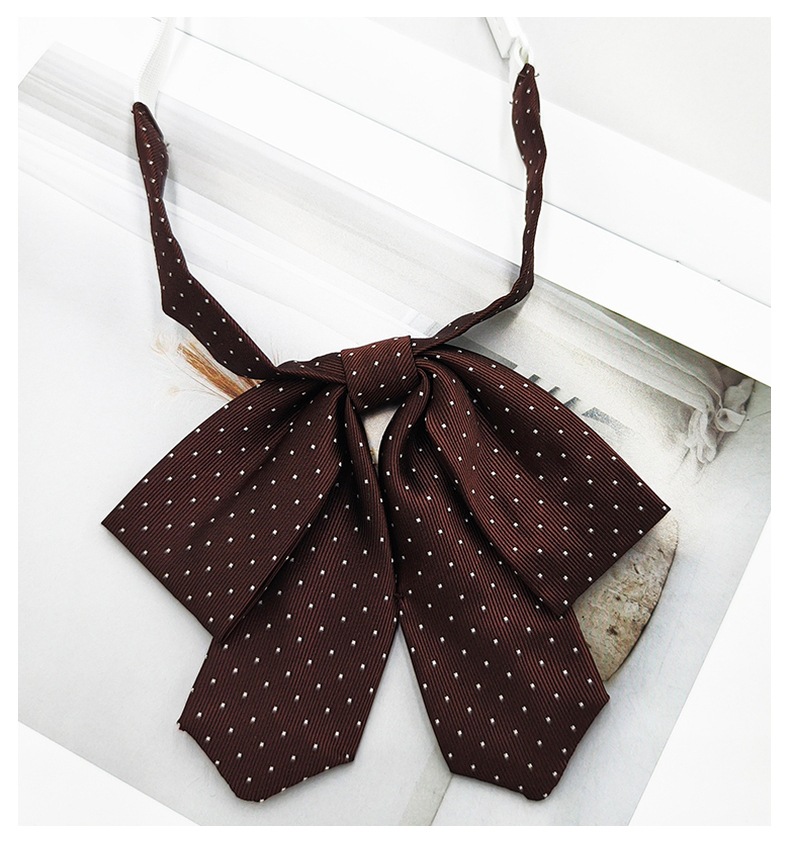 Punto de fabricante Pajarita de oreja colgante JK Pajarita de cuello de color sólido Estilo universitario japonés Chicas lindas con lazo Jacquard