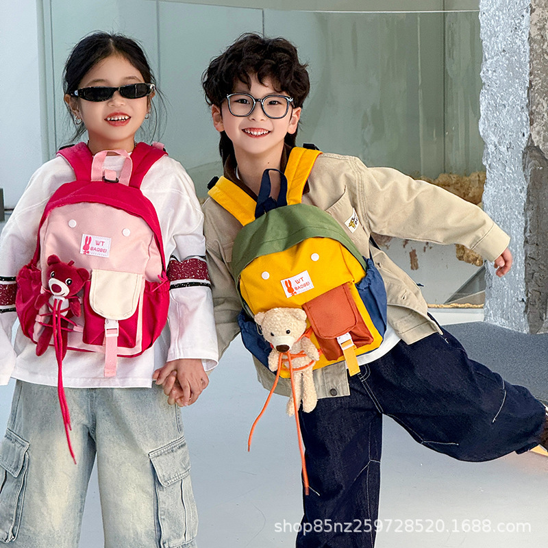 New cute cartoon kindergarten backpack for boys and girls, outdoor travel backpack, fashionable color-blocking children's backpack