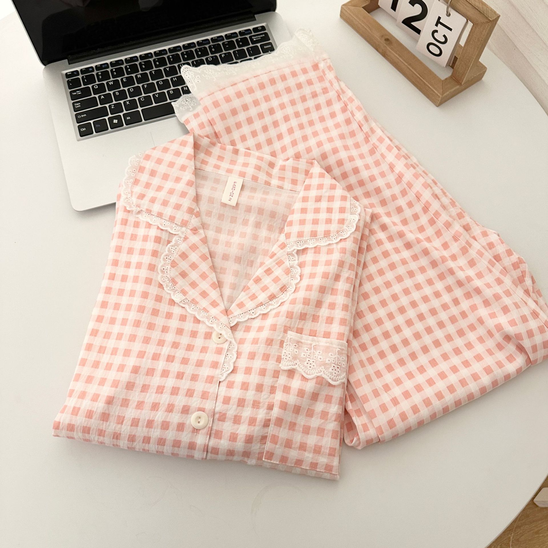 Pijamas de algodón con dibujos animados para mujer, venta al por mayor transfronteriza, nuevo estilo de otoño, cárdigan de manga larga, pantalones largos con ribete de encaje, ropa de estar por casa.
