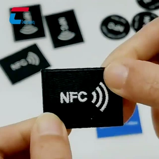 NFC布标签耐高温RFID芯片可印logo刺绣标签碰一碰弹窗口标签