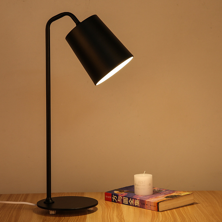 Simple eye protection learning desk lamp European modern strobe-free LED myopia-proof dormitory desk reading desk lamp Simple eye protection learning desk lamp European modern strobe-free LED myopia-proof dormitory desk reading desk lamp