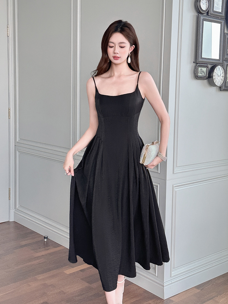 Đầm hai dây không tay cổ vuông thắt eo dáng dài phong cách Pháp — Màu đen