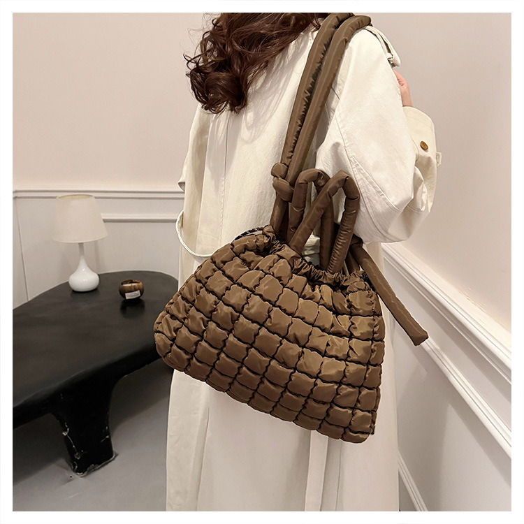 762g Weight Polyester Lining Material Sewing Thread Fashion Element Magnetic Buckle Closure Type Single Shoulder Strap Strap Type Tote Bag Bags Type Daily, Street, Shopping Occasion Nylon Material Solid Color Pattern Autumn&Winter Season Women's Gender Elegant, Classic Style Style Square Shape Medium Size Women's Medium Nylon Solid Color Elegant Classic Style Sewing Thread Square Magnetic Buckle Tote Bag 16