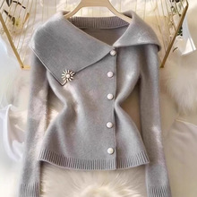 韩系设计感灰色大翻领针织衫毛衣女2025秋冬慵懒风超好看收腰毛衣