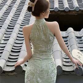 欧美休闲2026新中式国风清冷感绿色改良旗袍性感绝美挂脖连衣裙
