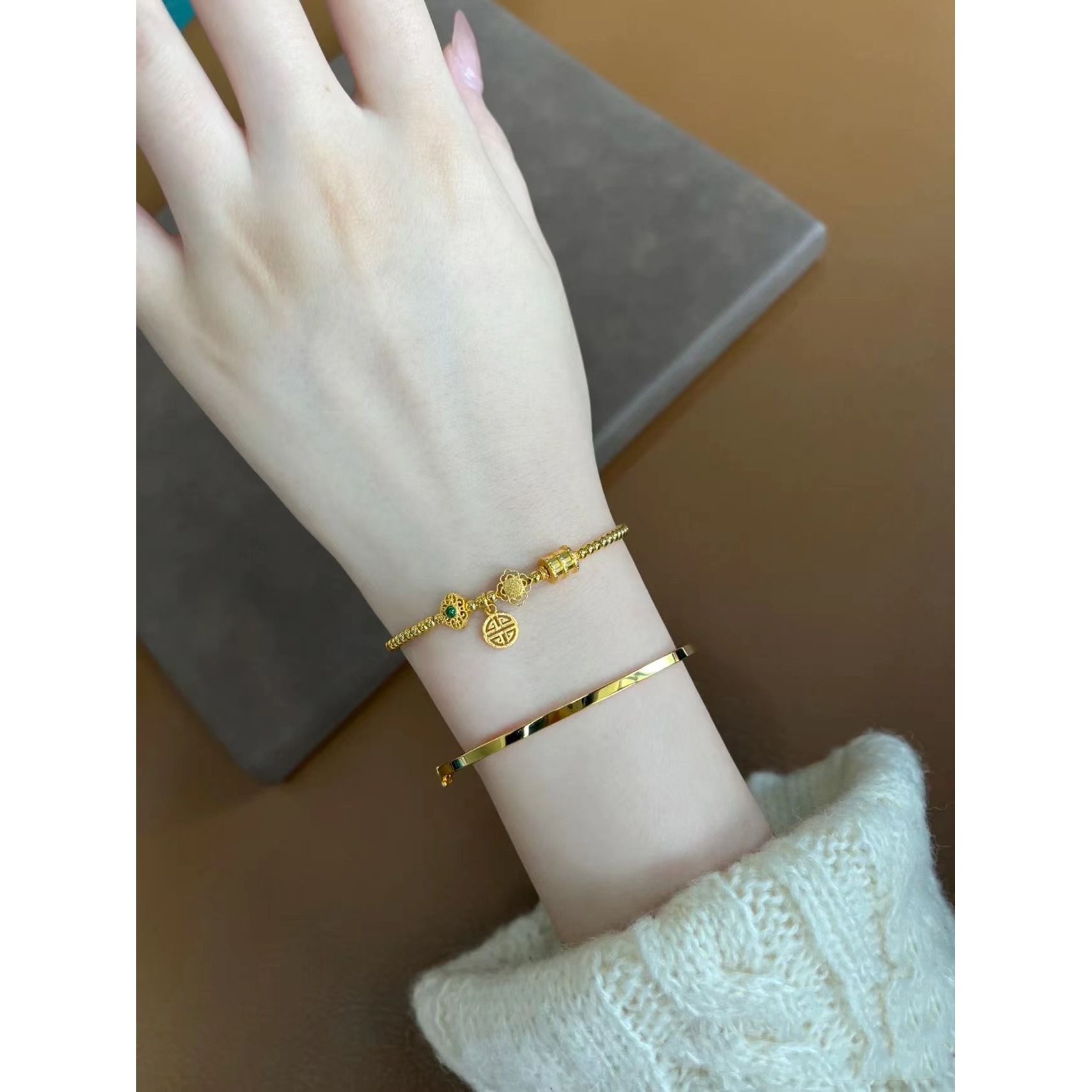 중공 사각 상서로운 구름 팔찌