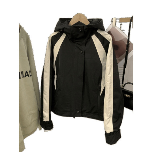 High-end European-style utility black and white puffer jacket, women's short 2025 winter windproof hooded thick coat