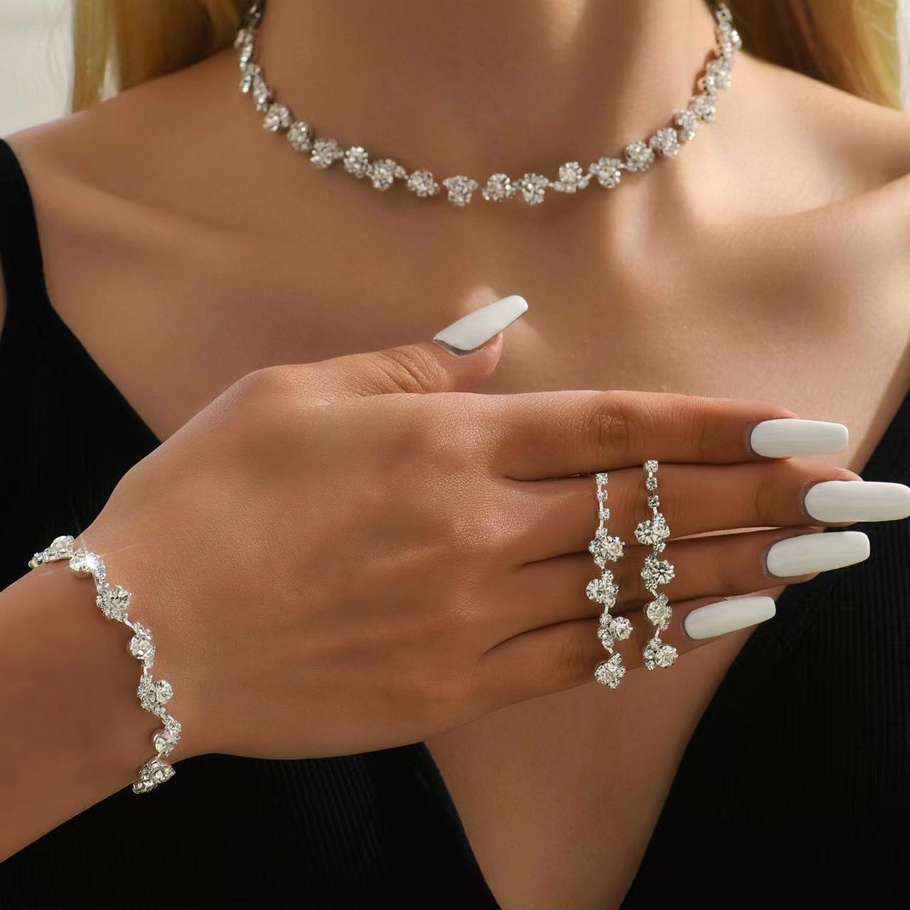 Designer Style Light Luxury and Luxury Bridal Necklace Earrings Bracelet Three Piece Dinner Show Fashion Accessories Pearl Set_voghion.com