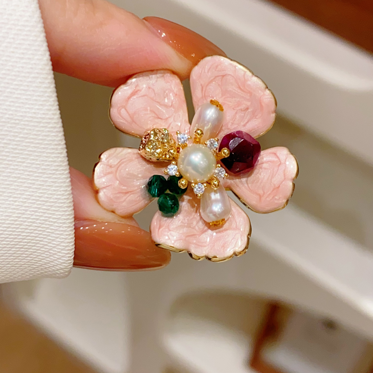 Retro New Chinoiserie Fairy-Like Pink Enamel Flower Brooch Corsage Elegant Elegant Natural Pearl Pin Buckle